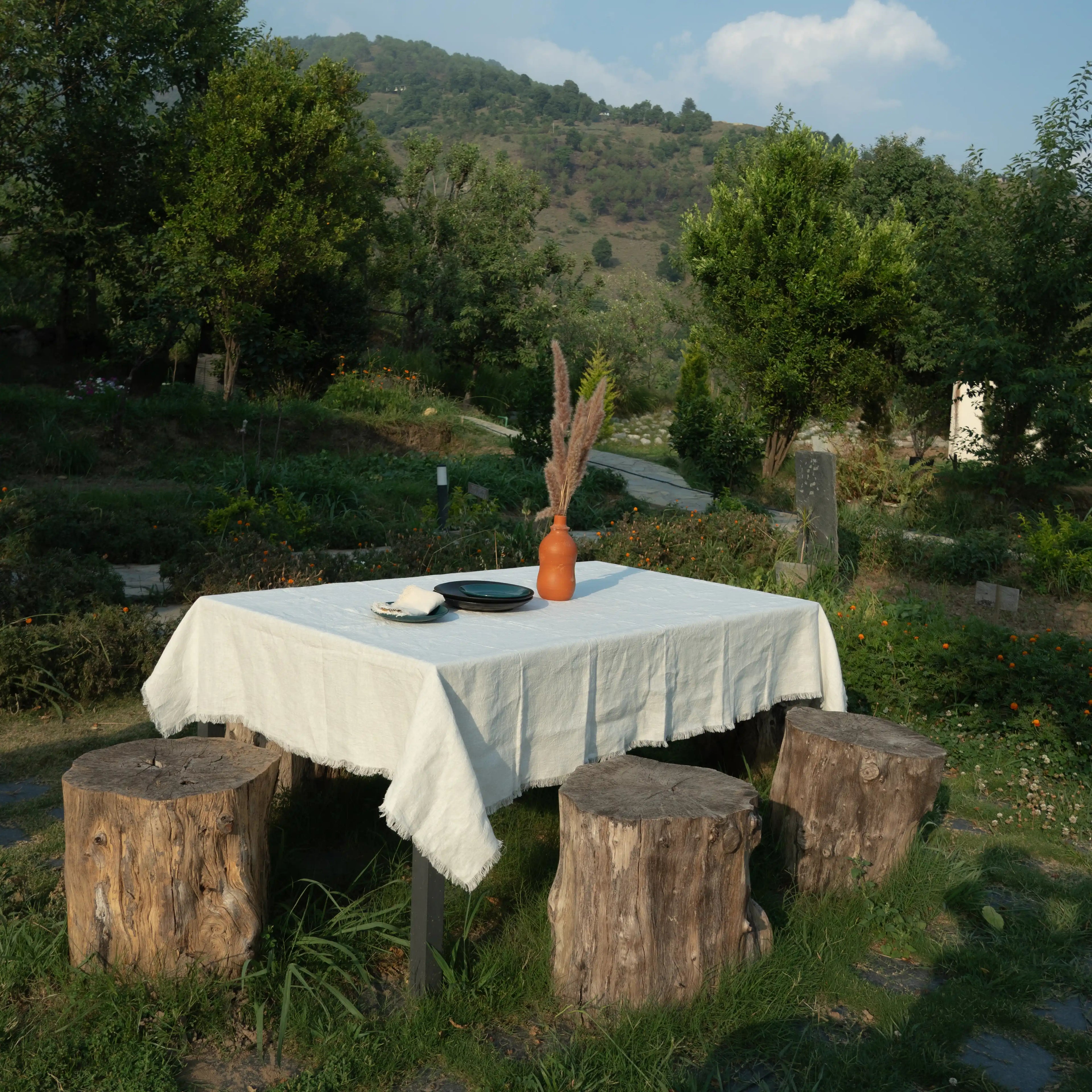 Sadaya table Linen