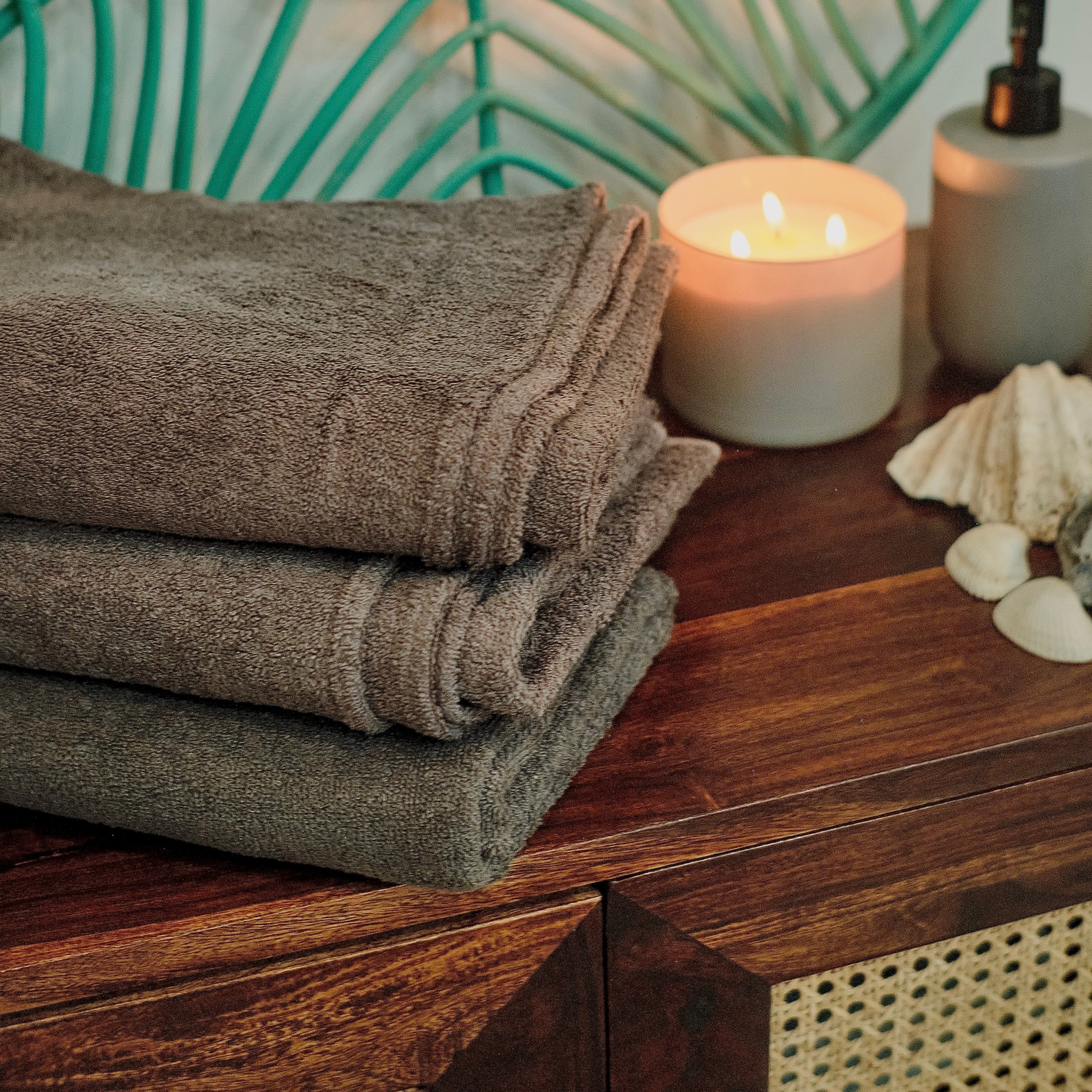 Apas  Bath Towel